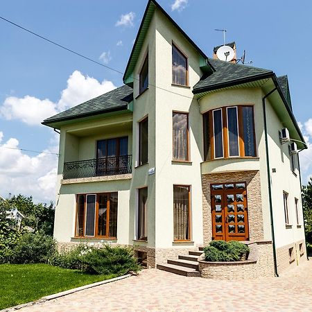 Sweet Home Hostel / Guest House Czerniowce Zewnętrze zdjęcie