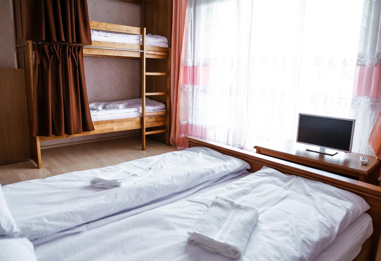 Sweet Home Hostel / Guest House Czerniowce Zewnętrze zdjęcie