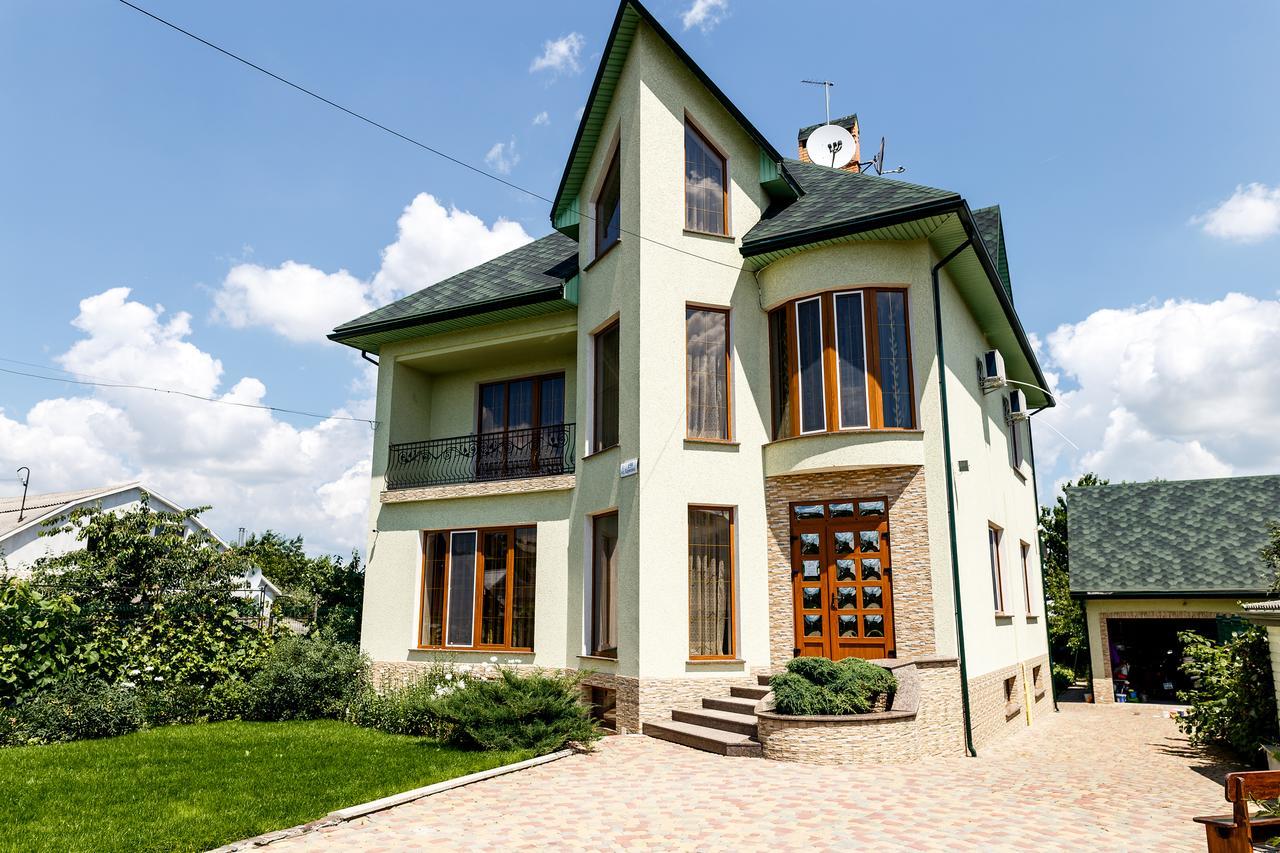 Sweet Home Hostel / Guest House Czerniowce Zewnętrze zdjęcie