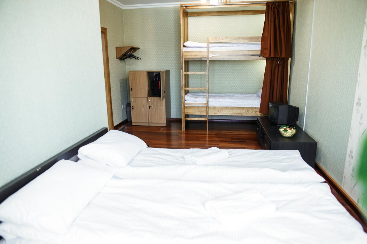 Sweet Home Hostel / Guest House Czerniowce Zewnętrze zdjęcie