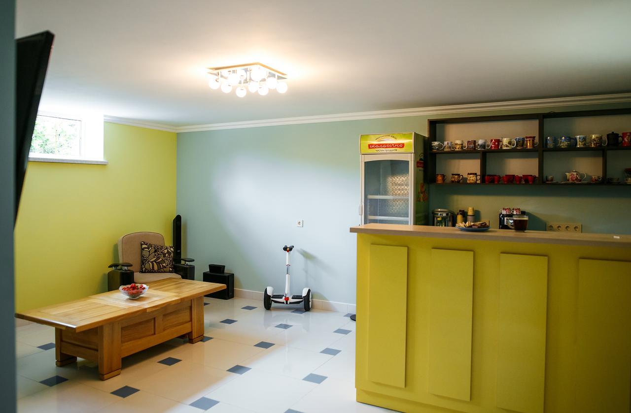 Sweet Home Hostel / Guest House Czerniowce Zewnętrze zdjęcie