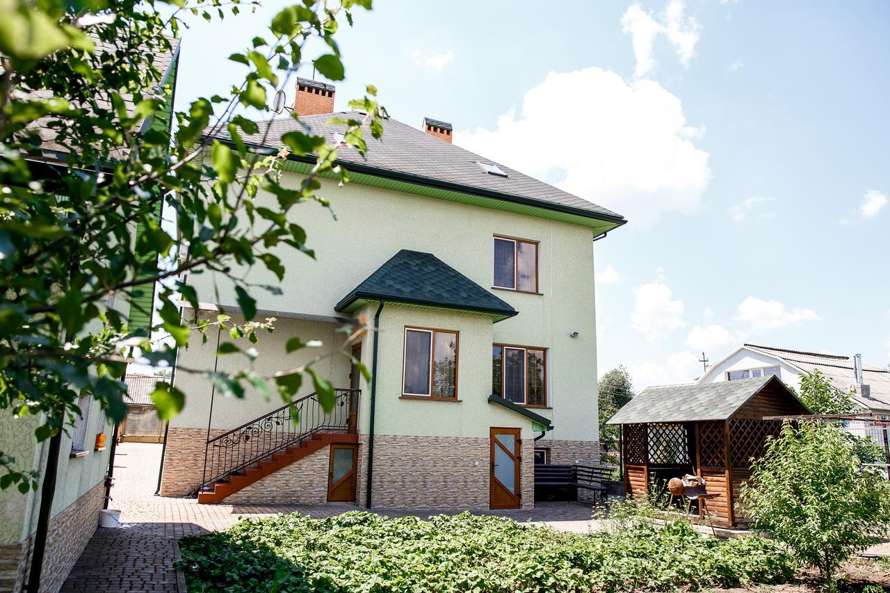 Sweet Home Hostel / Guest House Czerniowce Zewnętrze zdjęcie