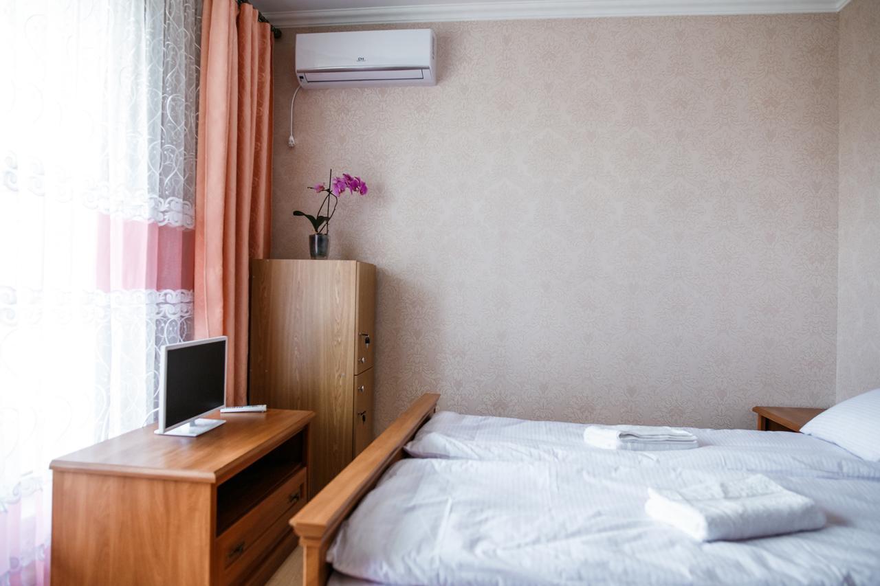 Sweet Home Hostel / Guest House Czerniowce Zewnętrze zdjęcie