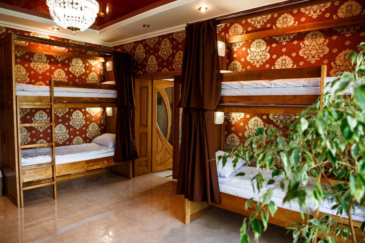 Sweet Home Hostel / Guest House Czerniowce Zewnętrze zdjęcie