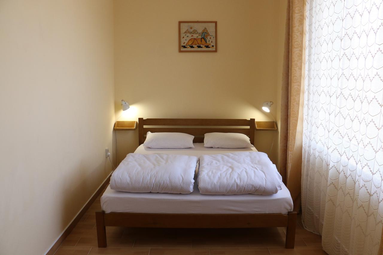 Sweet Home Hostel / Guest House Czerniowce Zewnętrze zdjęcie