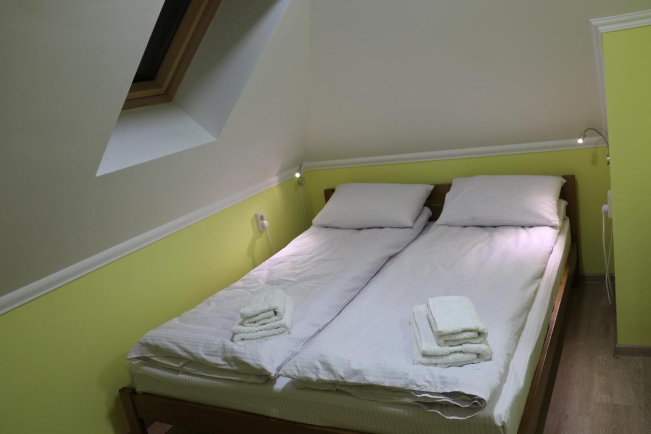 Sweet Home Hostel / Guest House Czerniowce Zewnętrze zdjęcie